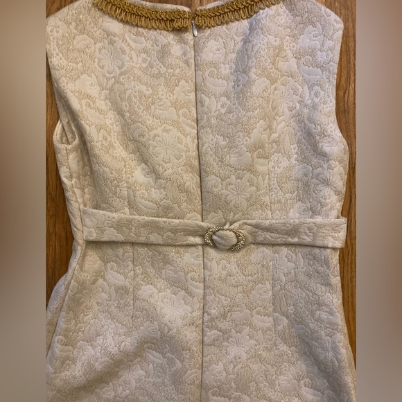 Vintage 1960s 1970s does Regency Quilted Gold and Cream Dress Size Small - Picture 6 of 11